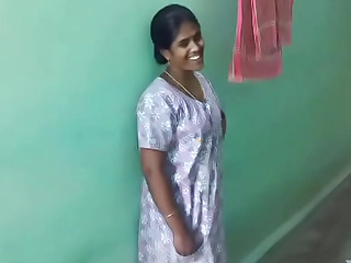 Hawt downcast Tamil aunty