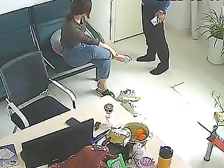 Post surveillance filmed the foreman and the wife's wager
