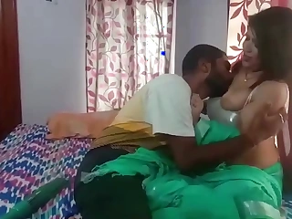 Indian crestfallen nokrani fucked away from youthful boss.. viral apropos clear audio!!