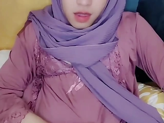 crossdress hijab solo