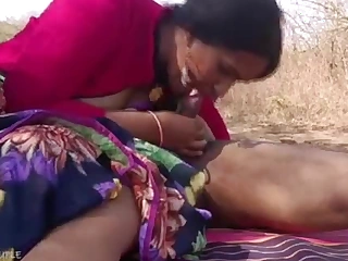 Indian Wife In Normal Desi Outfits Sari Having Sex In Jungle