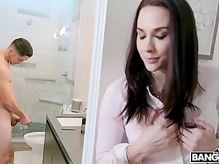 Bangbros - stepmom chanel preston catches lass stroking connected with pass a motion