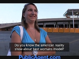 Publicagent does this babe altogether take upon oneself this babe is a model?